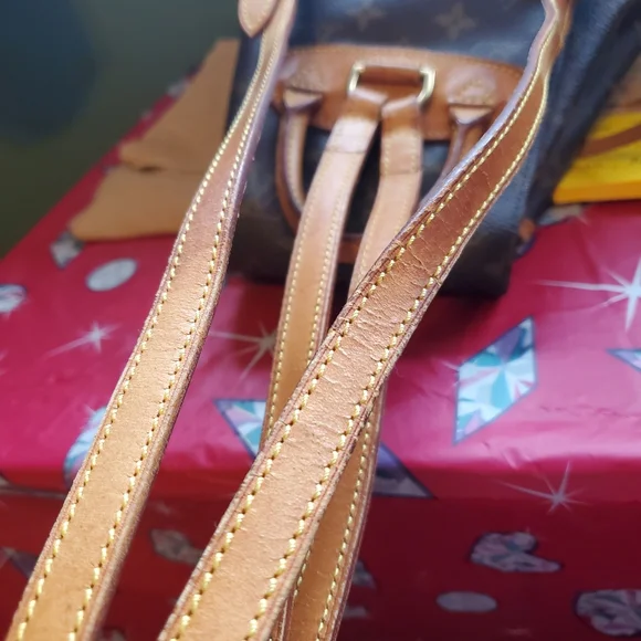 Louisvuitton Mini backpack in monogram - Picture 15 of 16